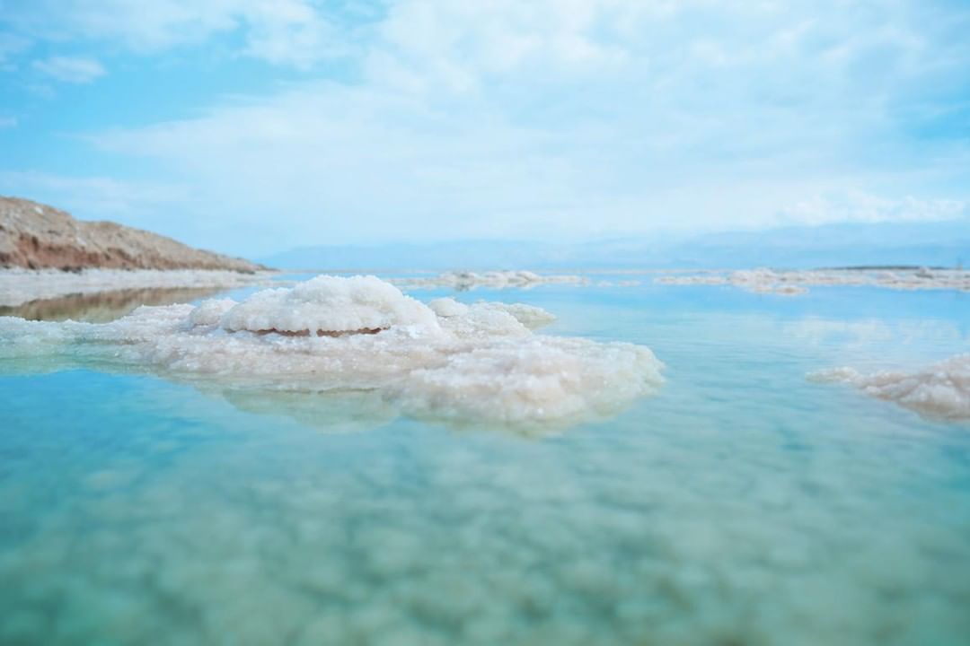 AHAVA - Inhale positivity, exhale negativity. Take a moment to take a deep breath today 💙 #ahavameanslove⁠
.⁠
.⁠
.⁠
.⁠
#ahava #deadsea #deadseasalt #deadseaminerals #deadseamud #skincare #skincarerout...