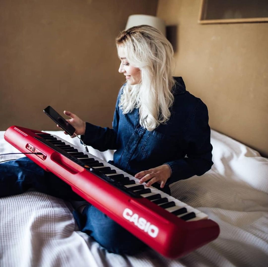 Casio USA - For late nights or playful mornings. 🎵⁠
Make music whenever and wherever at-home with the ultra-compact Casiotone. ⁠
•⁠
•⁠
•⁠
•⁠
•⁠
•⁠
#PlayOn #wehearyou #learntoplay #casio #keyboards  #d...