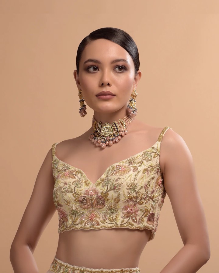 KALKI Fashion - #kalkixkesa🧚🏻
One crop top = 2 Different Occasion Moods💫
.
Luxurious Ivory:
This embellished ivory bustier is a multi starrer, and can be styled in do many different ways! Wanna go for...