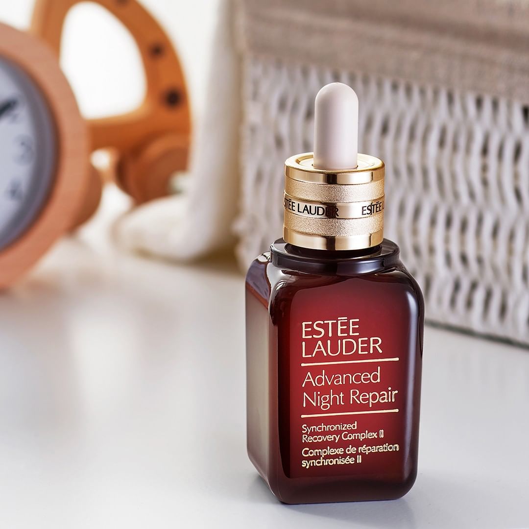 Estée Lauder - Happy #FathersDay! ❤️ Celebrate Dad and give him the gift of younger-looking skin with #AdvancedNightRepair Face Serum. Our 5-star repair #serum helps strengthen skin post-shave for a s...