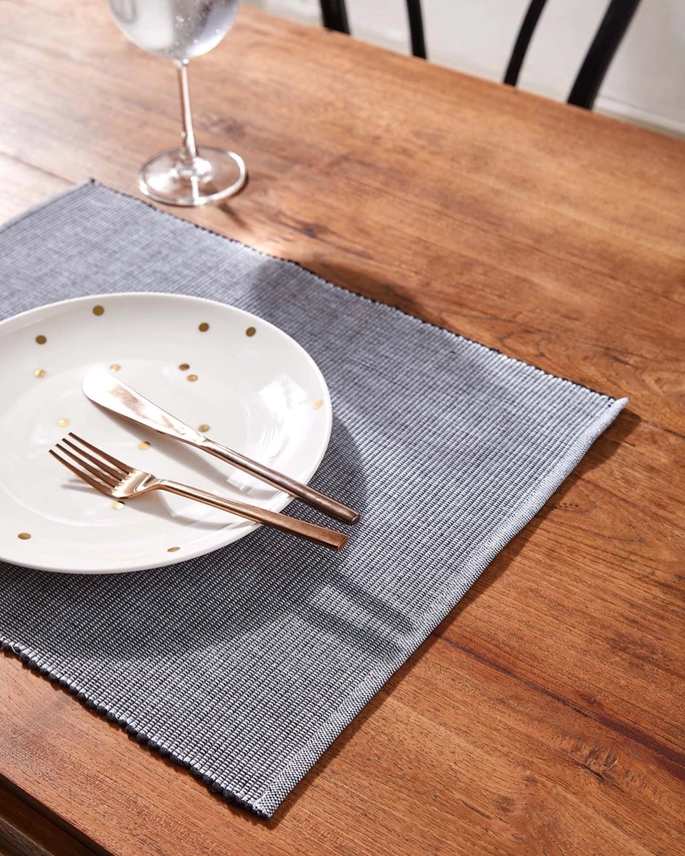 The Label Life - Our post-work evening ritual includes a laughter-filled dinner with the family.

Link in bio to shop equally happy serveware.

#TheLabelLife #Home #HomeAccessories #Placemat #Dinner