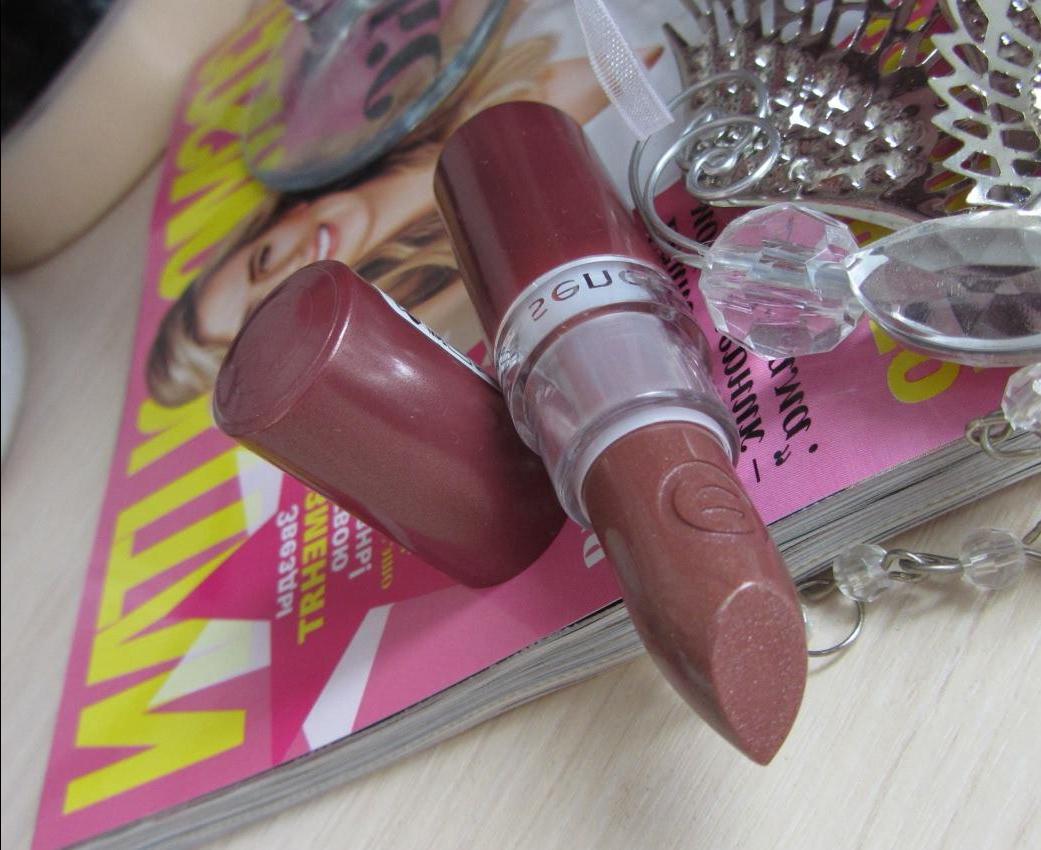 Помада Essence Lipstick Glamour Queen 31 - review