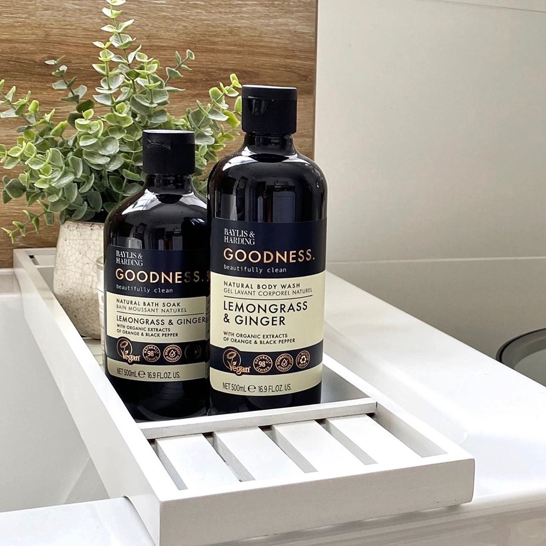 Baylis & Harding - Made to bring your sensory indulgences to life our Goodness Lemongrass & Ginger collection contains beautifully blended ingredients including black pepper, citrus and bergamot for a...