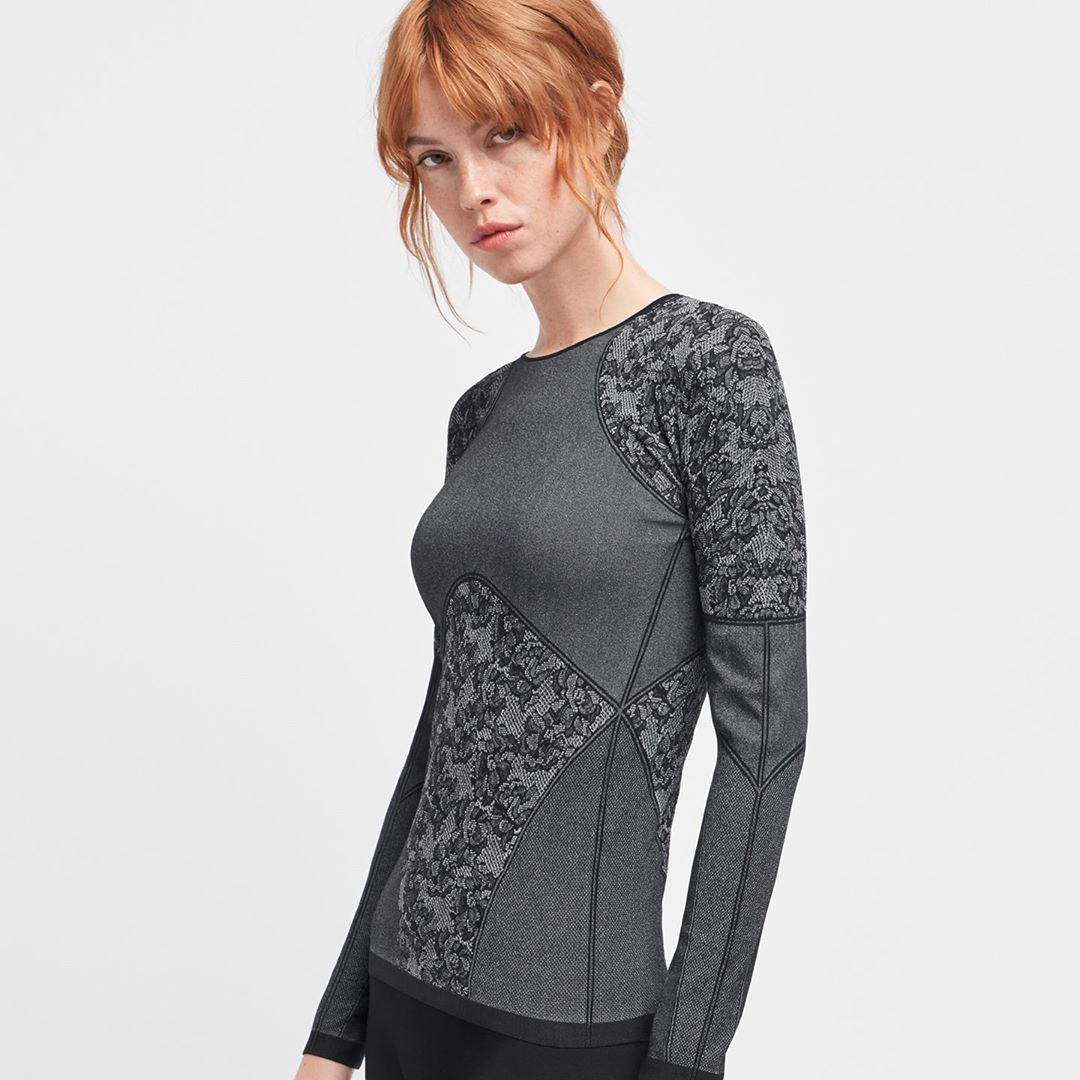Wolford - Why limit such a great look to the yoga studio? Take your Cameron Shirt out this Saturday, it looks fantastic anywhere.⁠
⁠
#WolfordFashion #autumnwinter2020 #Saturday #Saturdaymood #Saturday...