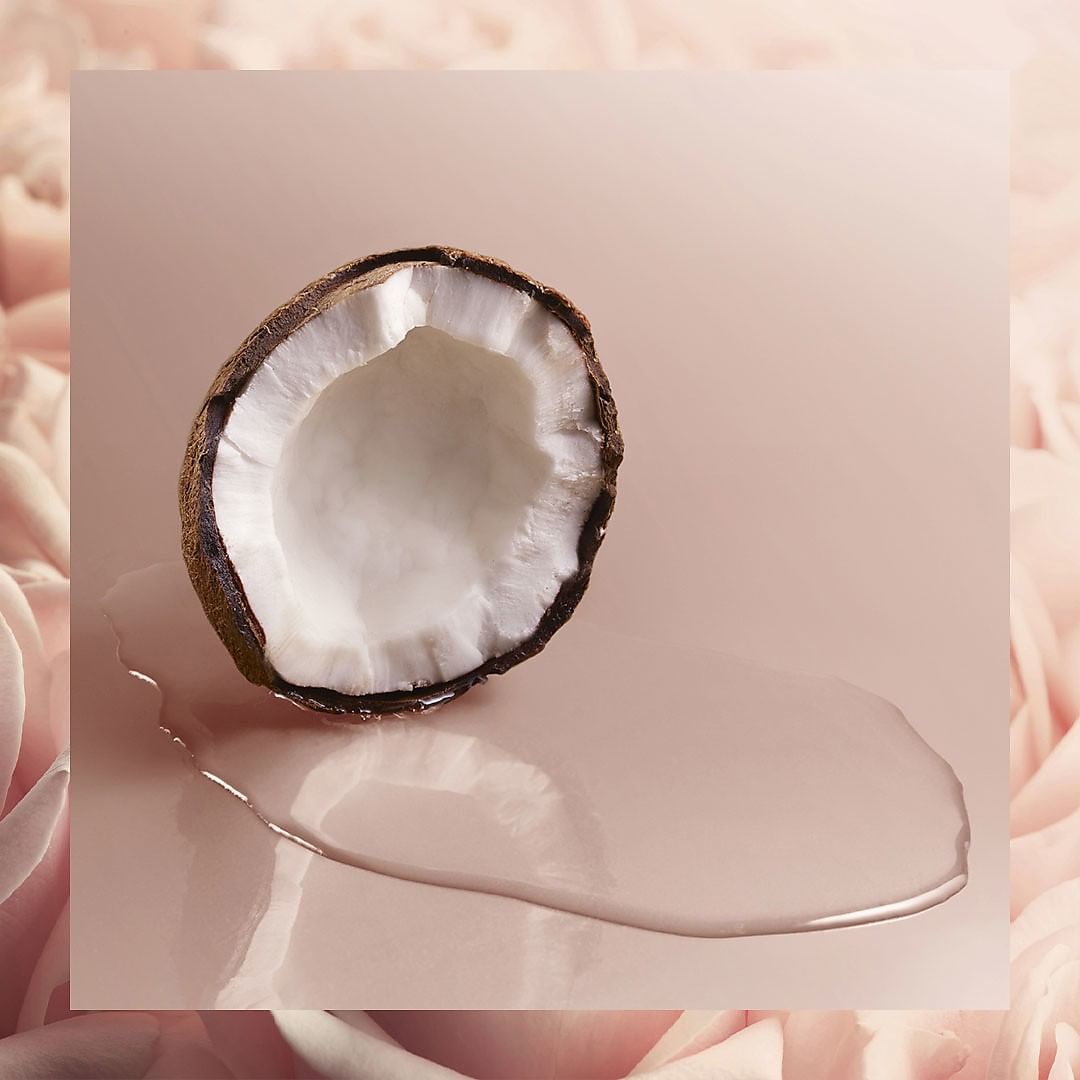 Lancôme Official - Wrap yourself in the creamy softness of coconut and vanilla. The scent of La Nuit Trésor Nude is infused with solar notes of rose essence, a new shimmering eau de toilette for the m...