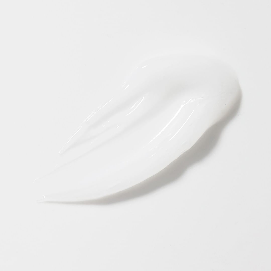 Escentual - How satisfying is this texture shot? Creamy, refreshing and cooling are the words that come to mind. What do you think?⠀⠀⠀⠀⠀⠀⠀⠀⠀
Texture is: @dermalogica UltraCalming Cleanser, the best-se...