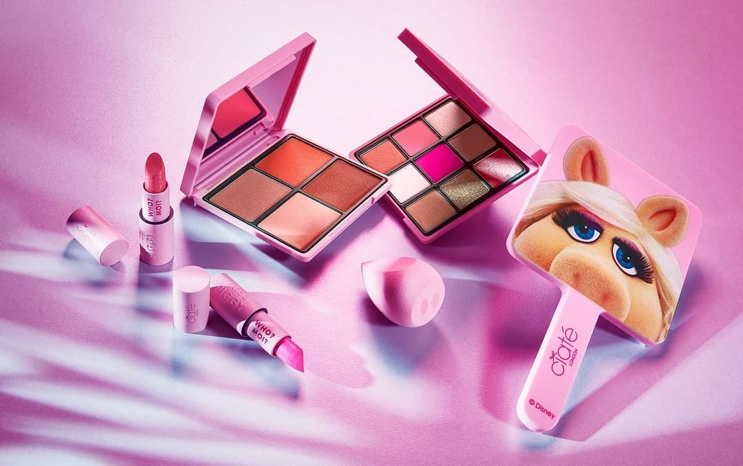 Ciaté London - ALL EYES ON MOI #CiateLovesMissPiggy 🐽💗 of course this Hollywood Star needed her very own signature glam collection 😍inject some Piggy Power into your makeup kit with this boujee 6 pie...