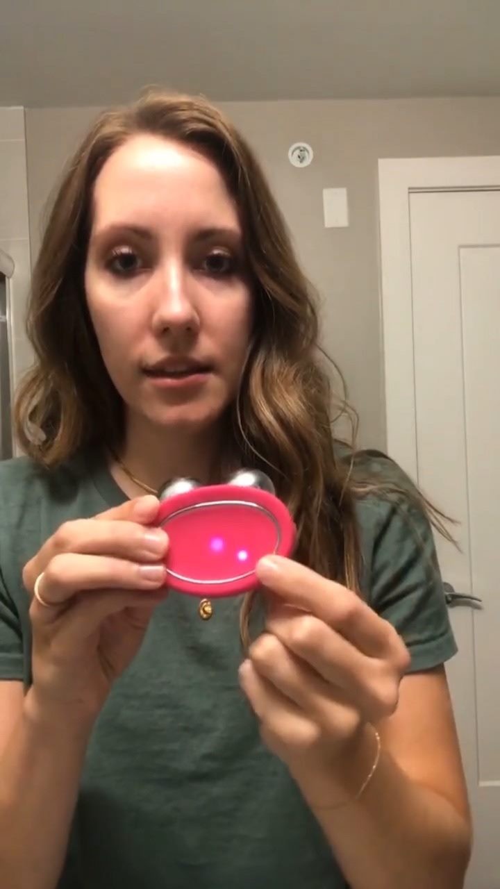 FOREO - Keeping it simple with BEAR 🐻

@lindseymetrus, senior editor at Byrdie, shares how BEAR is part of her bedtime skincare routine 🌙. Check out this video if you'd like to learn about BEAR's amaz...