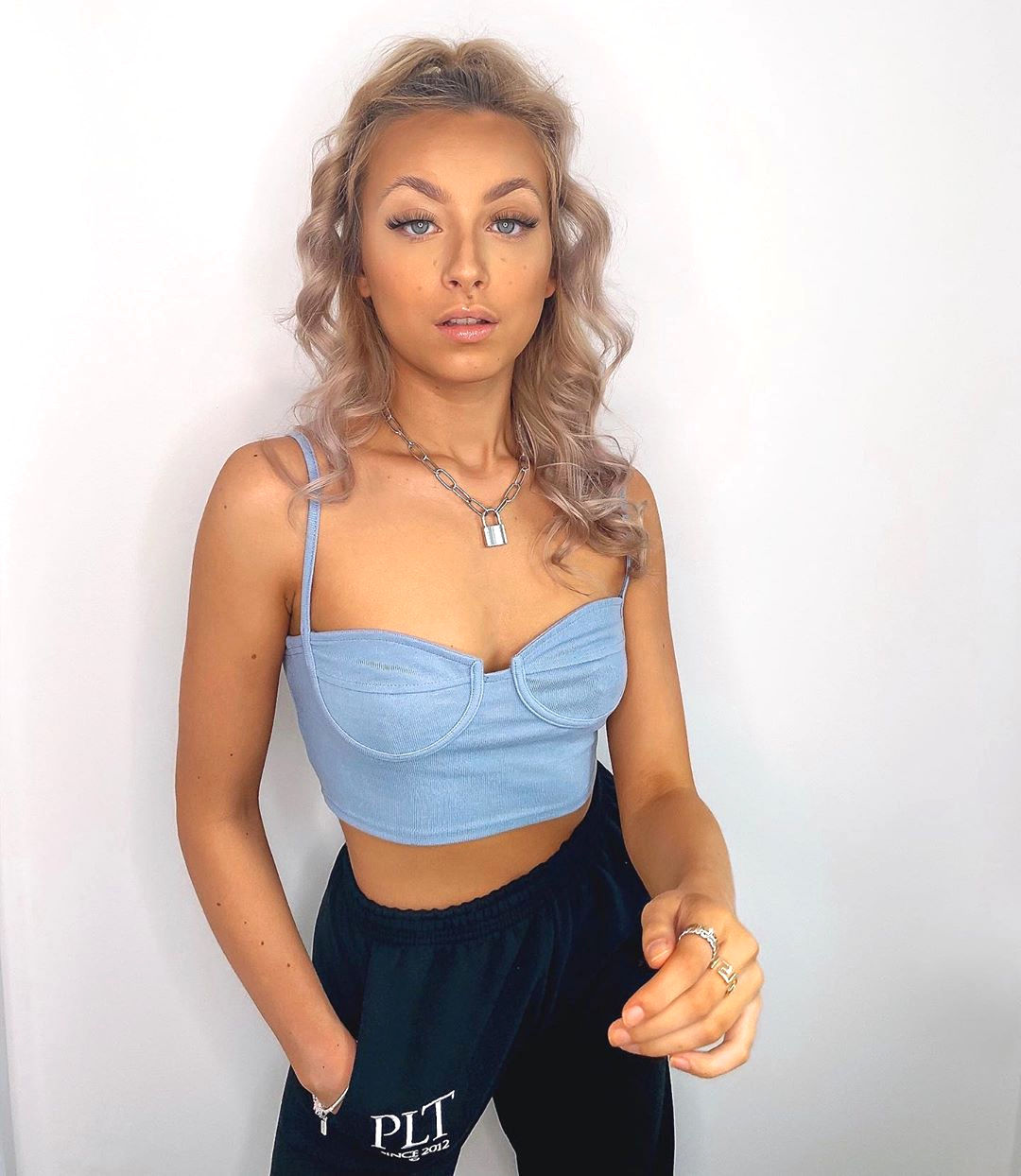 ZAFUL.com - Show off your classic top in style like @shannonspaldingx . Tap to shop or shop via the 🔗 in bio.⁣⁣⁣⁣⁣
.⁣⁣⁣⁣⁣
⁣⁣⁣⁣⁣
Search ID: 461850201⁣
.⁣⁣⁣⁣⁣
⚡Discount code: PZF520 (18% off) ⚡⁣⁣⁣⁣⁣
#ZA...