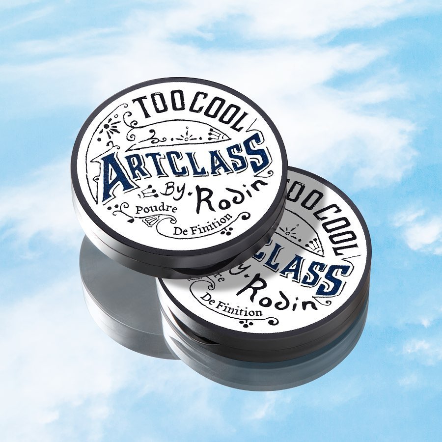 투쿨포스쿨 - ⠀
주라주라 여름템 주라-! 💙

처음 메이크업 그대로 가만히 있어주라-! 💙

#픽싱커버쿠션 강력 밀착하고 
#세팅팩트 로 완벽 고정하면 SSAB 가능

올 여름은 뭐다?  투쿨이ᄃ...