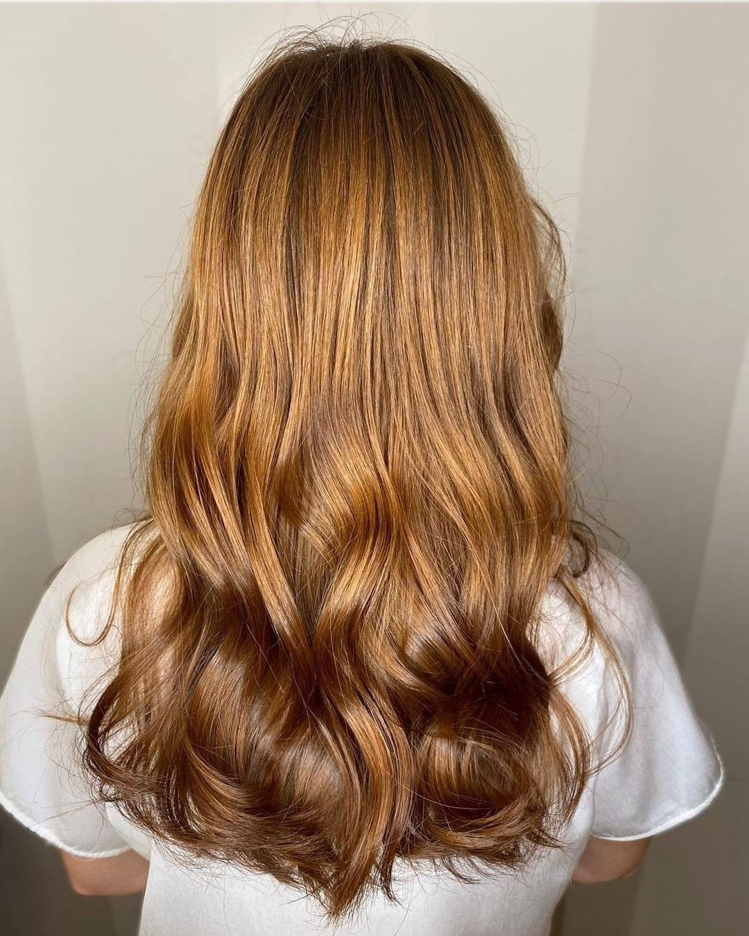 Schwarzkopf Professional - We LOVE a healthy bounce 🙌�This stunning colour service was finished with with a customised #FibreClinix Tribond Treatment!

*Formula* 👉 @costellopeluqueria used #IGORAROYAL...
