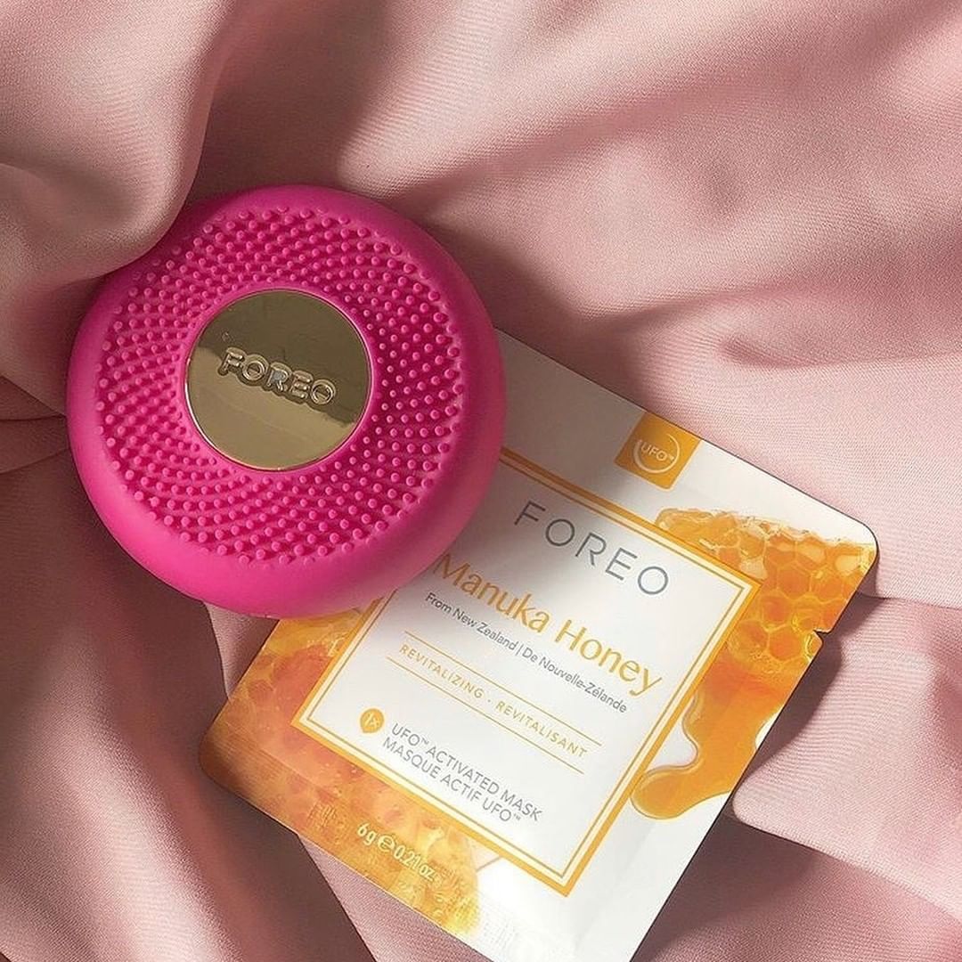 FOREO - Grab your UFO mini and give your skin some love 💕. Pair it with the Manuka Honey mask for a revitalizing facial treatment that leaves skin ultra-supple and radiant ✨. For those of you who don'...