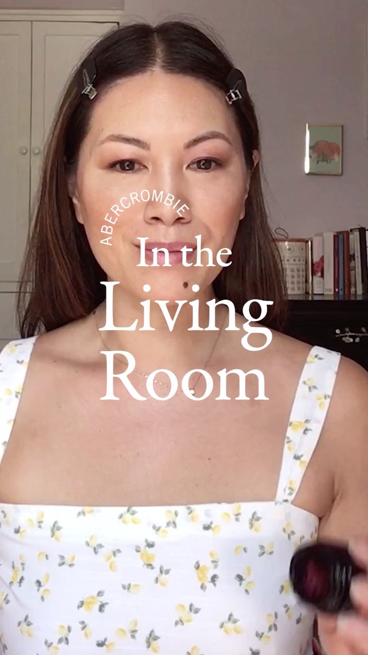 Abercrombie & Fitch - Abercrombie in the Living Room: Nicole Chew

Talk about a ✨glow✨up. Today, Celebrity & Editorial Makeup Artist Nicole Chew (@chewchewtrain) joins us "In the Living Room" to share...