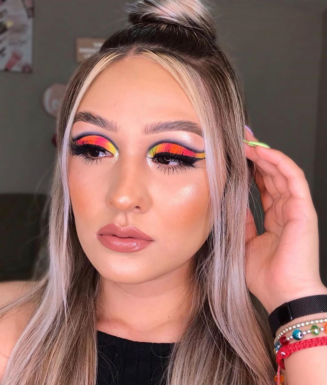 J. Cat Beauty - Our babe @estefaniaruizh is G L O W I N G ☀️ She’s wearing You Glow Girl Baked Highlighter in “Twilight”✨
.
.
.
#jcat #jcatbeauty #trendmood #look #makeup #makeuplook #stunning #wakeup...