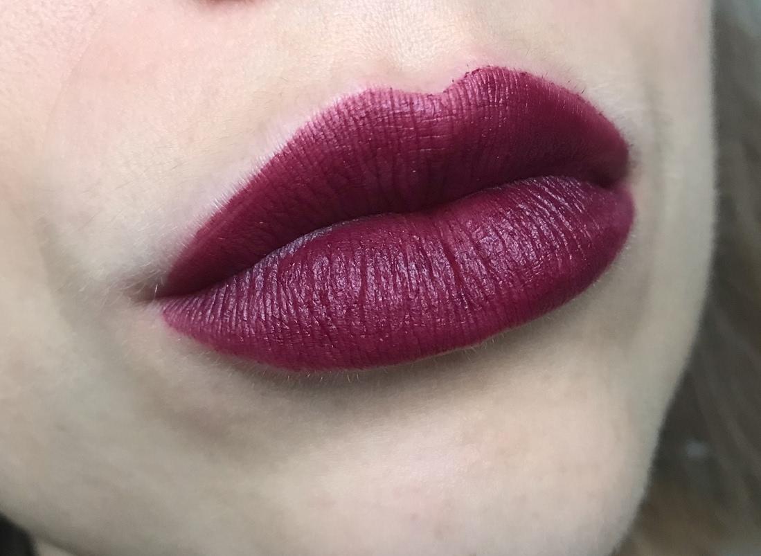 Сливовое вино от Clarins Joli Rouge Velvet plum 744V