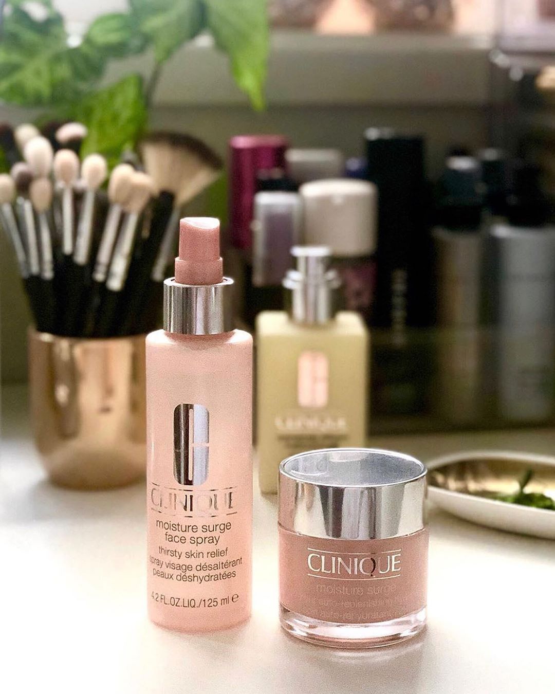 Clinique - Our fan-favorite hydration essentials are also the perfect prep for makeup! Tap once to shop Moisture Surge 72-Hour and Moisture Surge Face Spray✨💕

📸: @lipsticknlinguine #Clinique #beauty...