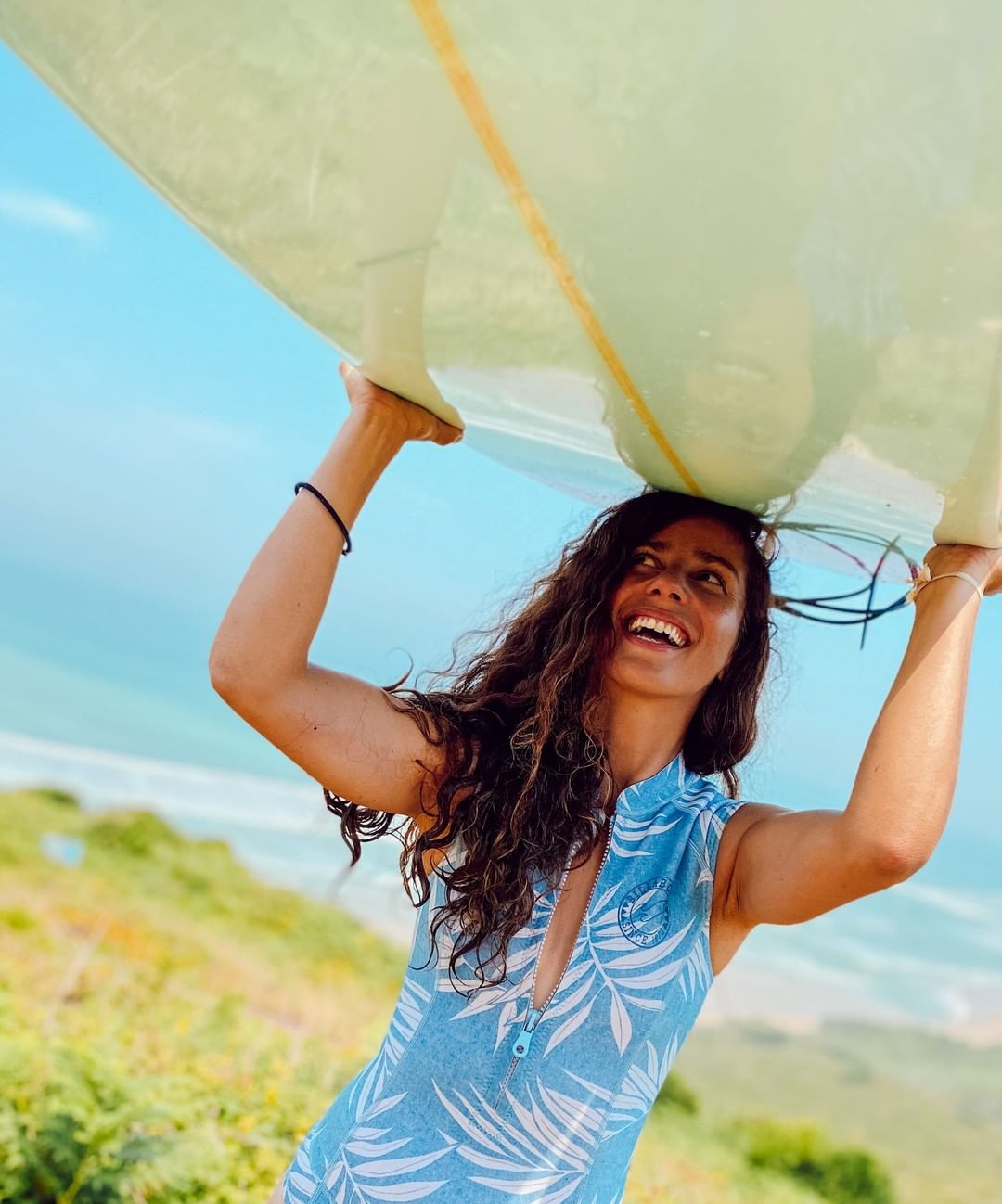 Naturé Moi - Qui s'initie au surf cet été ? 🌊☀️ La belle @santamila nous donne envie de nous y mettre : et vu que l'on a l’océan en Vendée, on va en profiter ! 💙
.
Photo : @santamila Naturé Moi - Qui s'initie au surf cet été ? 🌊☀️ La belle @santamila nous donne envie de nous y mettre : et vu que l'on a l’océan en Vendée, on va en profiter ! 💙
.
Photo : @santamila