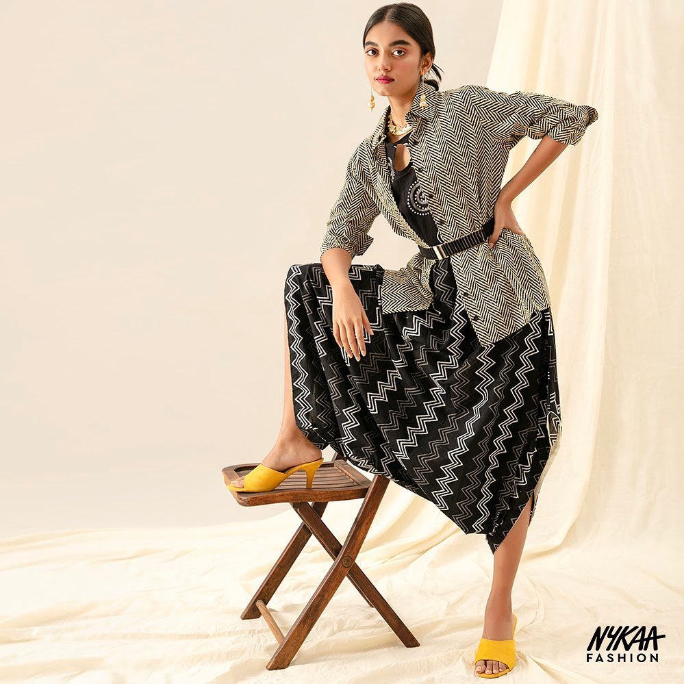Nykaa Fashion - We’ve found one more use for your button-down and it’s got a traditional twist✨Shop this and other multitasking styles now on www.nykaafashion.com🛍
•
•
Divena Black Dhoti Jumpsuit: ₹1,...