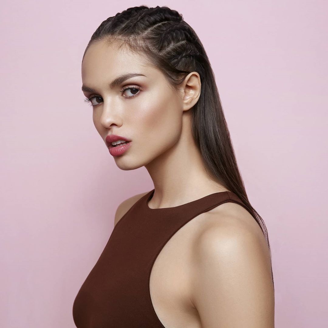 Natural Formula USA - Pros of braids in the summer:⁣
🌞 They let you to stay cool in the sun⁣
🌞 They keep hair neat and out of the face for effortless outdoor fun⁣
🌞 They're a great way to minimize com...