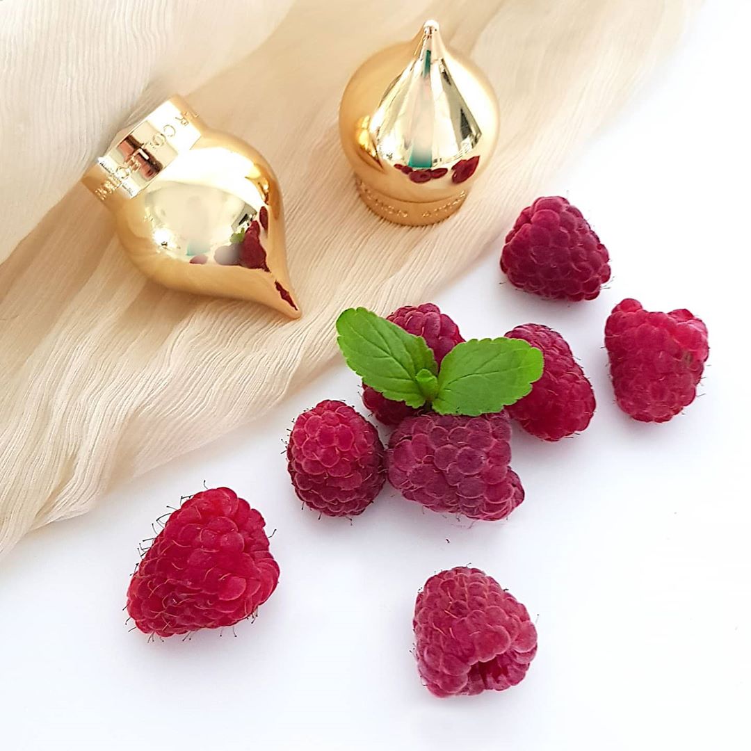 𝖠𝖳𝖳𝖠𝖱 𝖢𝖮𝖫𝖫𝖤𝖢𝖳𝖨𝖮𝖭 - Do you know which one of our fragrances has the note of ripe and juicy raspberries?😇💖💖💖

#attarcollection#uae🇦🇪#dubai❤#perfumeforher#juicyraspberry#noteofraspberry#raspberryperfume#...