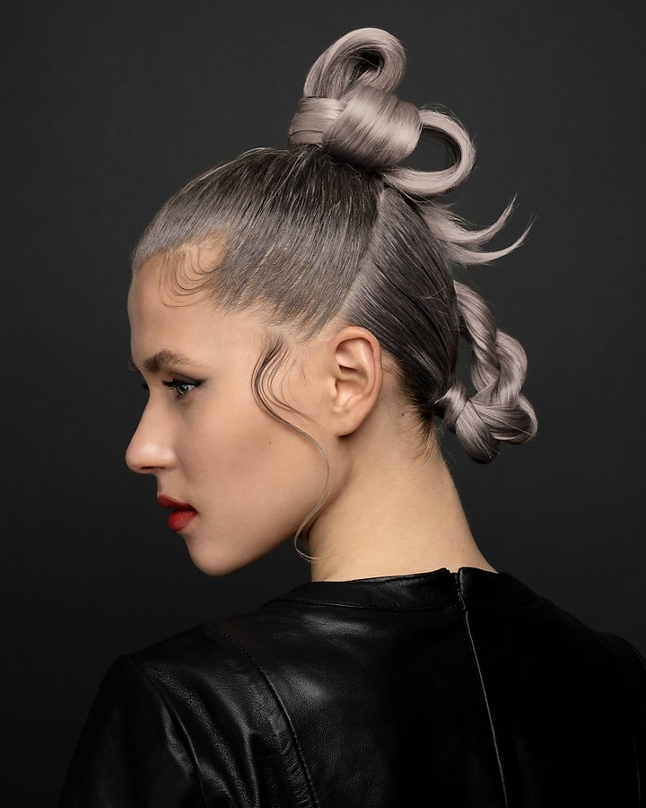 Syoss - And what‘s your mask-ready hairstyle this
week? 😷 Comment below! #getsyossed
.
.
.
#Syoss #hairstyling #hairstyles #hairbun
#updo #lightblond #icyblond #platinum
#platinumhair #hotd