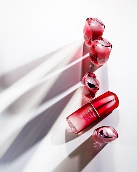 SHISEIDO - Featuring ImuGeneration Technology™, Ultimune Power Infusing Concentrate includes highly concentrated, anti-oxidant rich Reishi Mushroom and Iris Root Extracts. It helps to nourish, strengt...