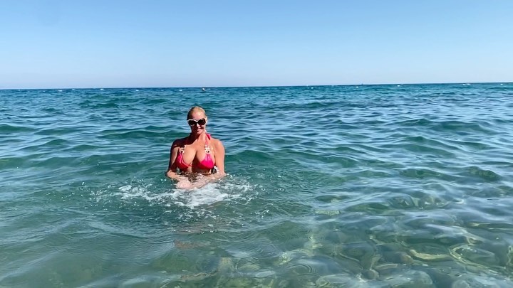 Анастасия Волочкова - Будьте счастливы! Давайте радоваться друг за друга и делиться позитивом!😊❤️🌺 #анастасияволочкова #волочкова #балет #россия #я #любовь #радость #цветы #счастье #мы  #солнце #лето...