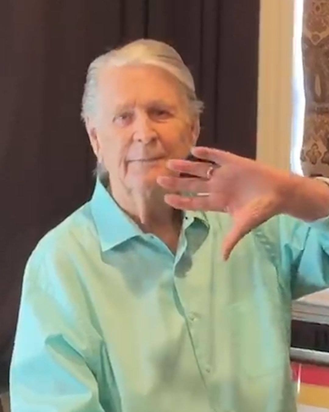 Stella McCartney - Legendary #TheBeachBoys singer @BrianWilsonLive does an acapella rendition of #TheBeatles’ iconic song Hey Jude for #Stellafest, having also performed at our Stella Amoeba Music eve...