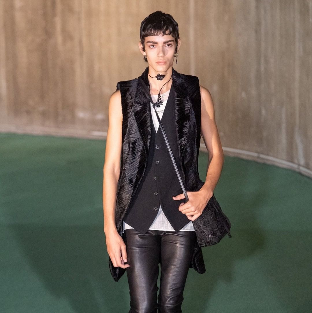 A N T O N I O L I . E U - Runway look: @anndemeulemeester_official black wool and cotton waistcoat