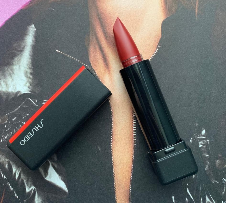 Shiseido Матовая помада для губ Modernmatte, оттенок 516 Exotic Red - отзыв7 2a1ea2_lbox.jpg