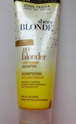 Осветляющий шампунь John Frieda Sheer Blonde Go Blonder для натуральных, мелированных и окрашенных волос фото