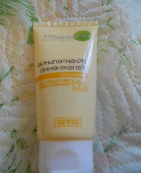 Garnier Skin Naturals Refrescantes Hidratación de la Emulsión para el Resplandor de la Piel para piel apagada - reseña