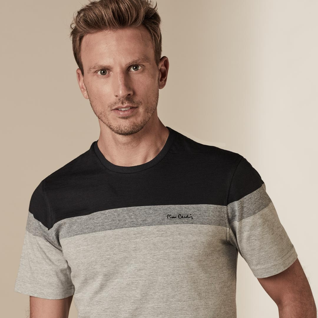 Pierre Cardin For Him - Camiseta: a peça mais democrática do guarda-roupa masculino em novas versões. Escolha a sua!