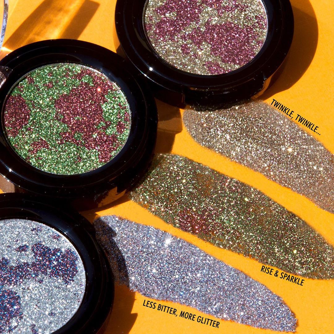 J. Cat Beauty - Oooo glitter heaven right here 😇 Our new Glitter Dazzle Eye Toppers have two shades that look seriously stunning together☺️✨
.
.
.
#jcat #jcatbeauty #glitterdazzleeyetopper #MUA  #make...