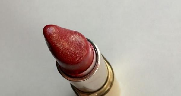 Миллион звёздных искр с Helena Rubinstein Wanted Stellars Lipstick №309 venus plum