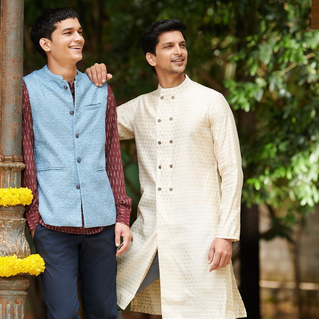 MYNTRA - Nothing beats the elegant charm of pastel hues.
Look up product codes: 1406846 / 11407310 / 11407150
For the best of festive fashion, tune in to the #Myntra app NOW.
#MomentsStyledByMyntra #M...