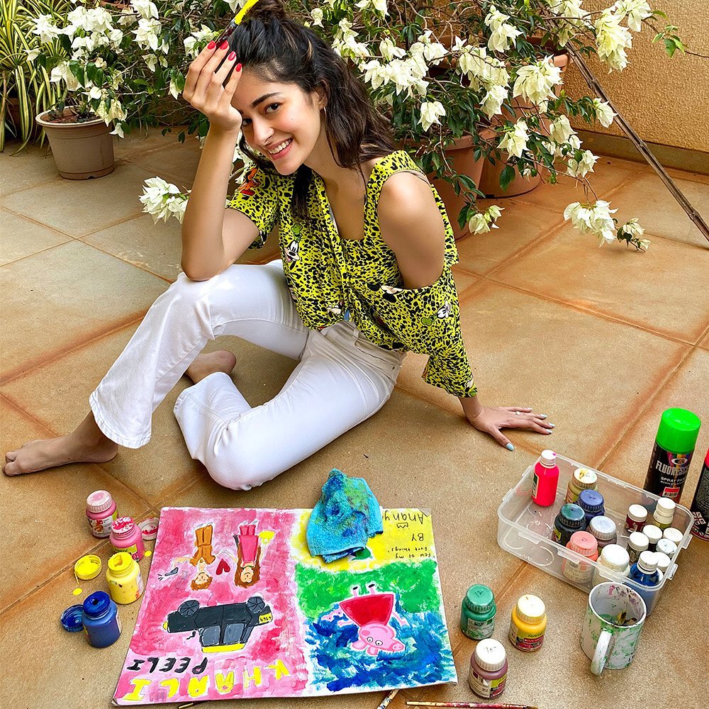 AJIO. com - @ananyapanday shows us that when it comes to @onlyindia styles, home is where the heart and art is.
.
.

*AJIO X ONLY at home with @ananyapanday * Hit #linkinbio  for the most stylish ONLY...