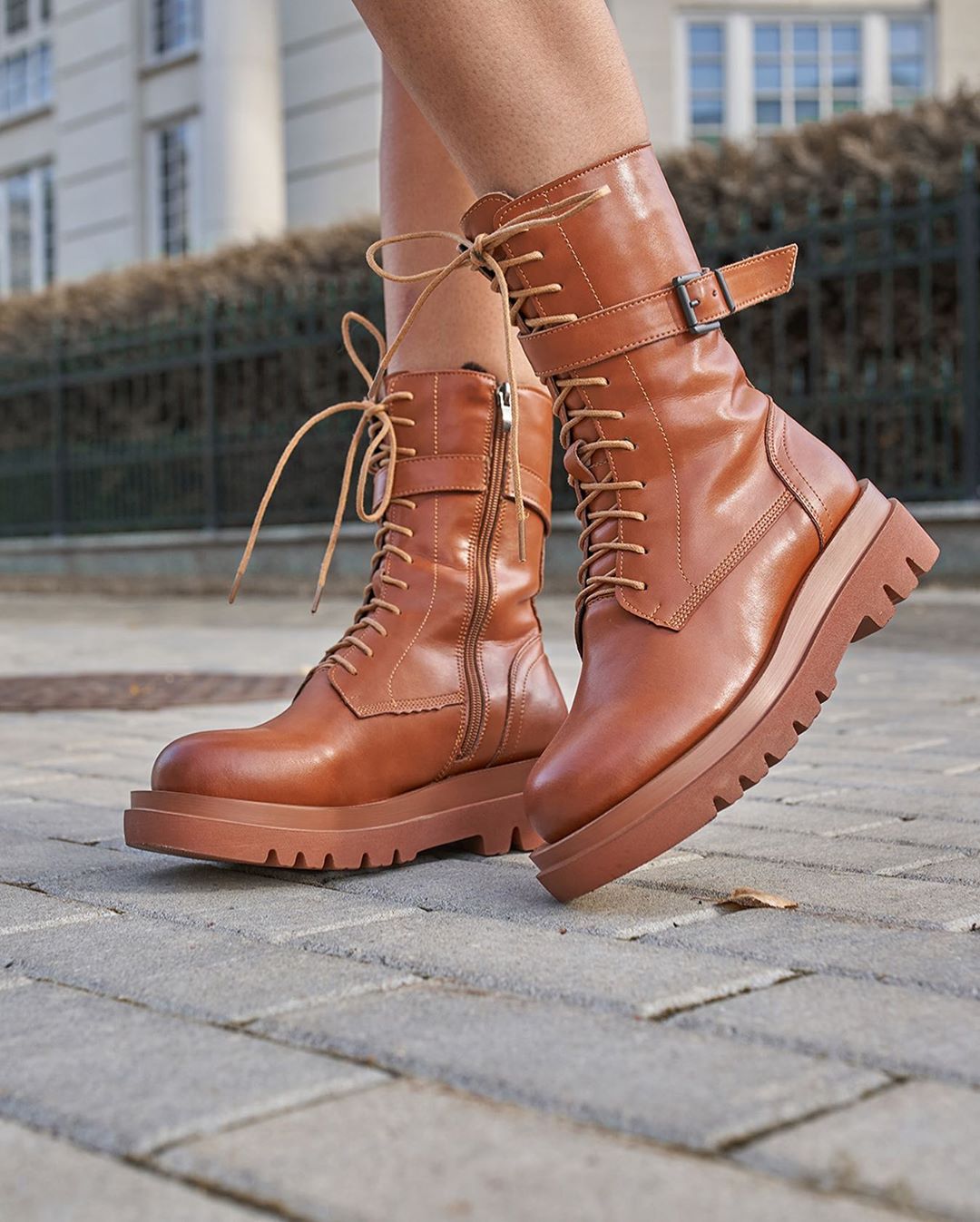 CORSOCOMO Shoes & Accessories - NEW IN!🖤
Зимние высокие ботинки из гладкой кожи цвета терракот на массивной и лёгкой подошве - актуальные , классные - cool!✨
Худи скоро в продаже👯‍♀️
Всё,что нужно на...