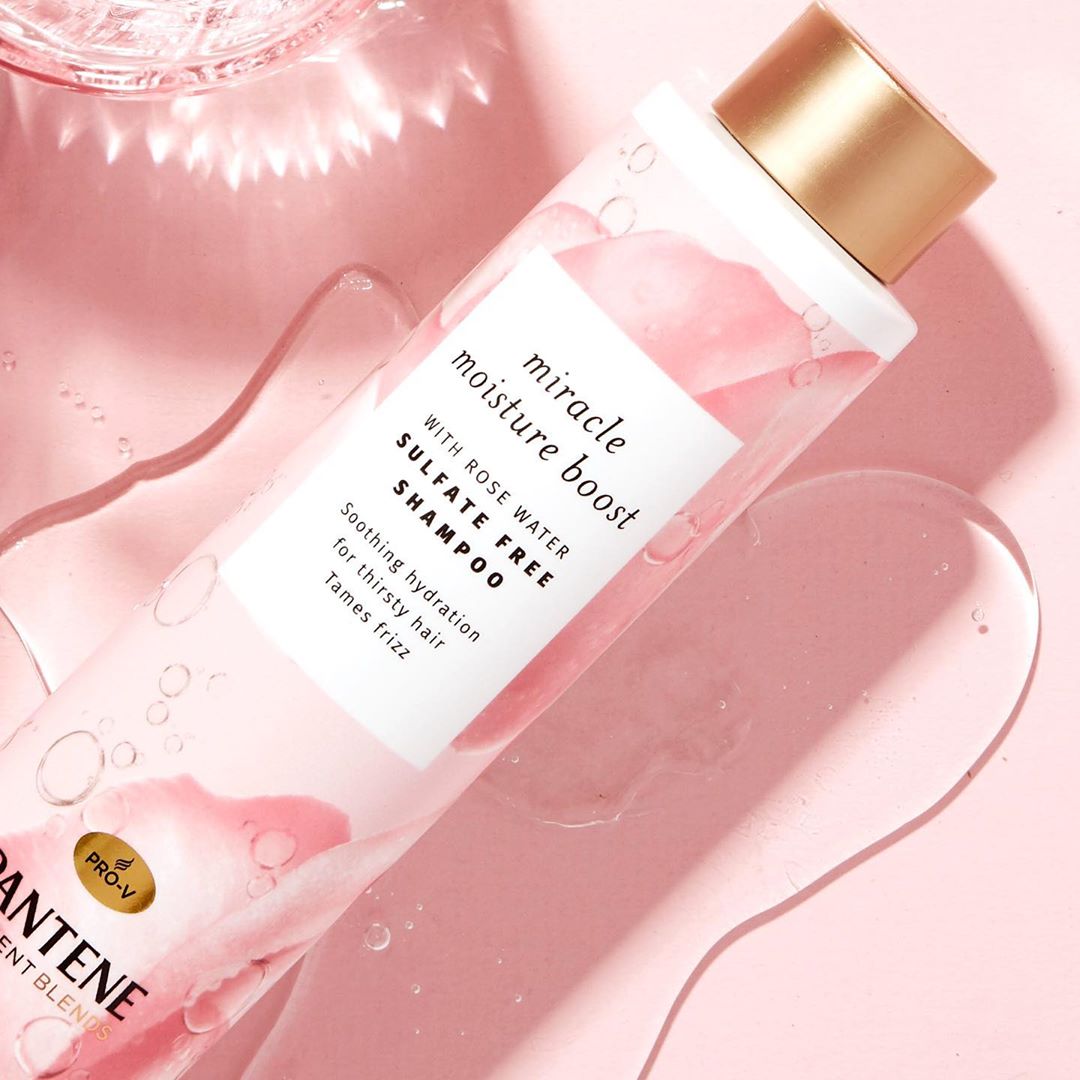 Pantene Pro-V - Tap now, softer strands later 🙏🙏🙏
.
.
.
#sulfatefree #rose #rosewater #rosewatershampoo #moisture
