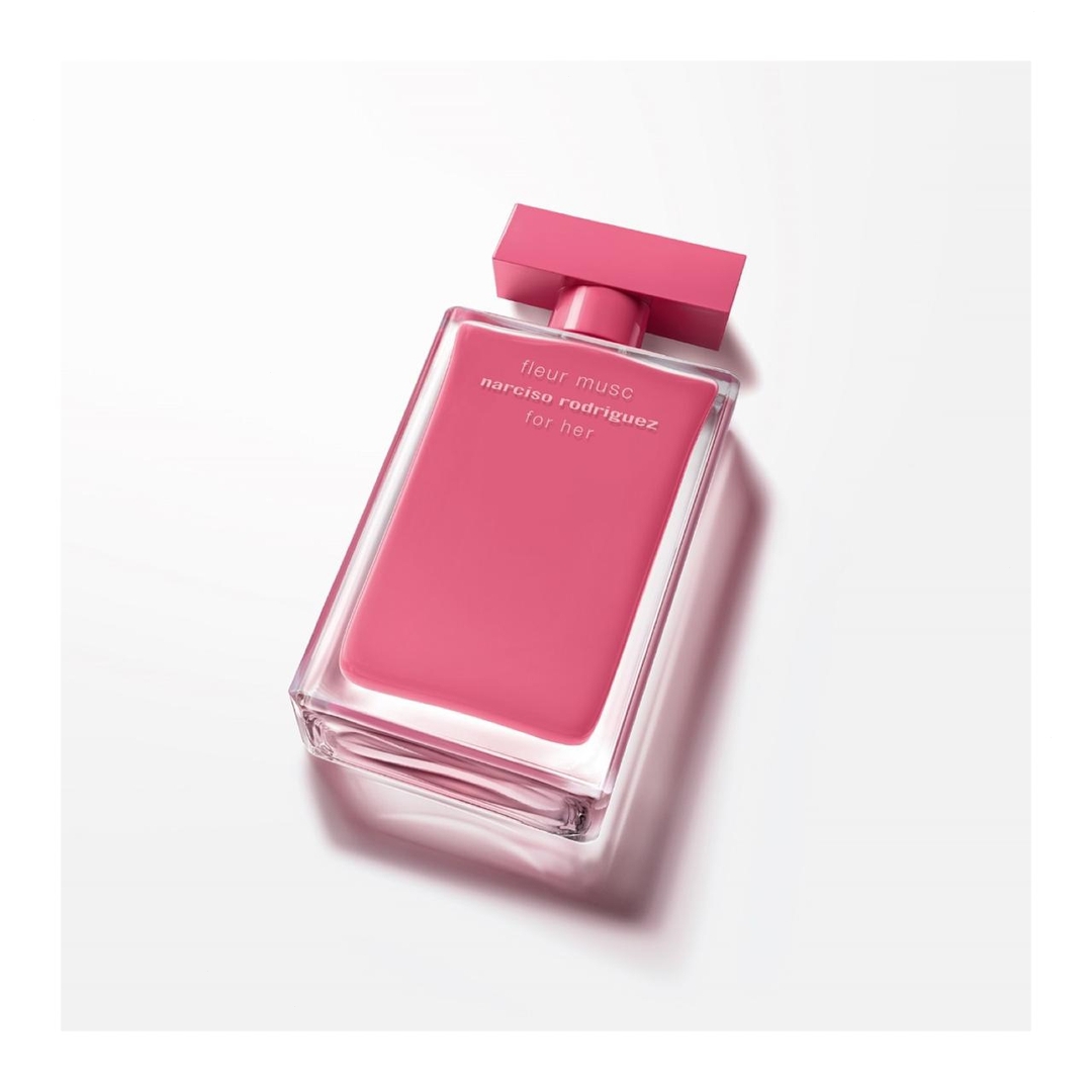 Л'Этуаль - Ароматы. Ароматы. Как выбрать тот самый для себя и не ошибиться?⠀
⠀
Есть пара секретов: во-первых, не наноси на себя ароматы, когда идешь пробовать что-то новое. ⠀
Чтобы узнать, как он пове...