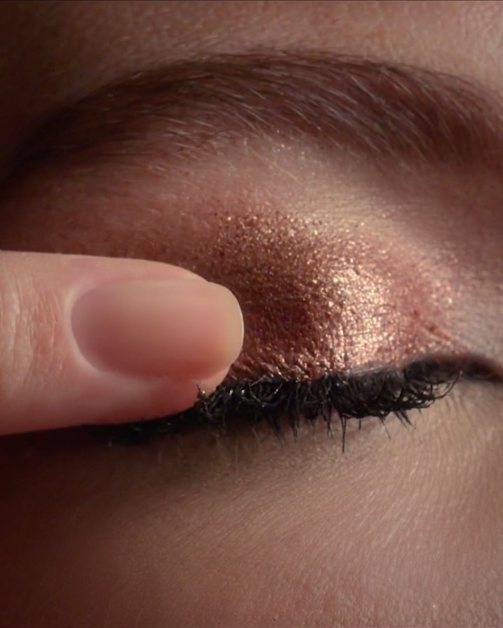 NARS Cosmetics - Swipe on summer with Matte Bronzing Powder - Vallarta, Powerchrome Loose Eye Pigment - Stricken, and Oil-Infused Lip Tint - Reef.