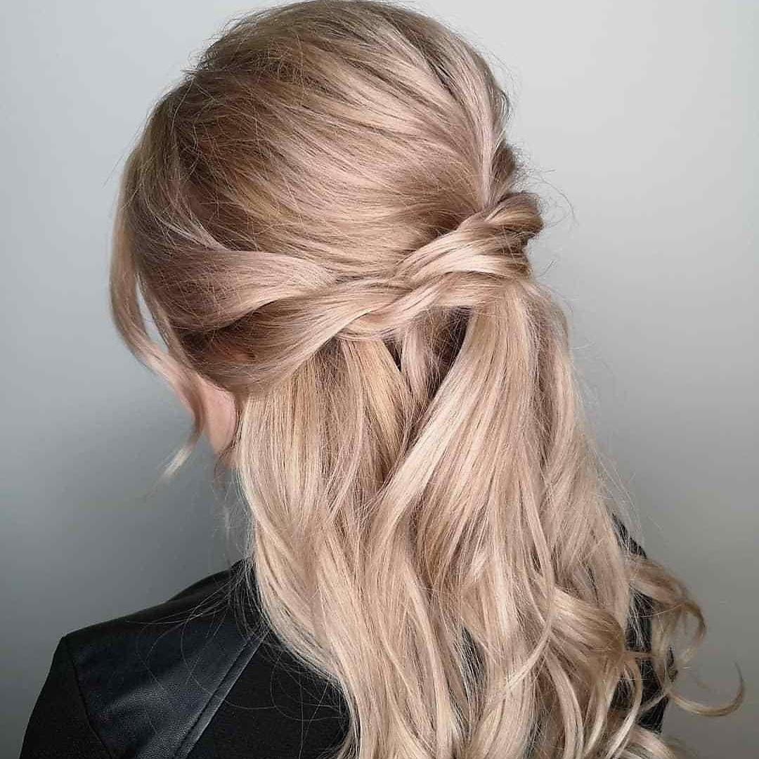 Schwarzkopf Professional - LOVE this simple twisted style inspo
by @hairstylistjutta 🖤

#blondehair #summervibes
#hairtrends #summerhair #hairstyle
#hairinspo #hairinspiration
#sharingiscaring #apassi...