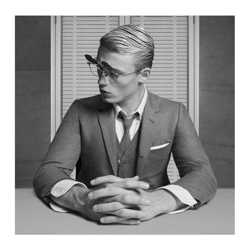 Слепая Курица бутики оптики - Модель солнцезащитных очков бренда 
Thom Browne TBS 814-49-03 Matte Navy-White Gold-Silver w/Silver Mesh 
Приобрести данную модель можно на сайте slepayakurica.ru ( актив...
