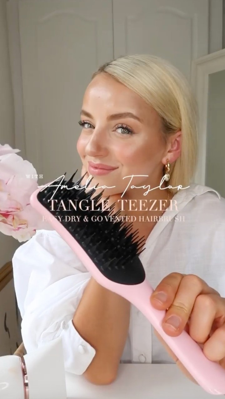 Tangle Teezer Hairbrush - Good morning lovelies I hope you are well! Something I love about going to the hairdressers (my mum 💇🏼♀️) is getting that super silky smooth blow dry! I could never get the s...