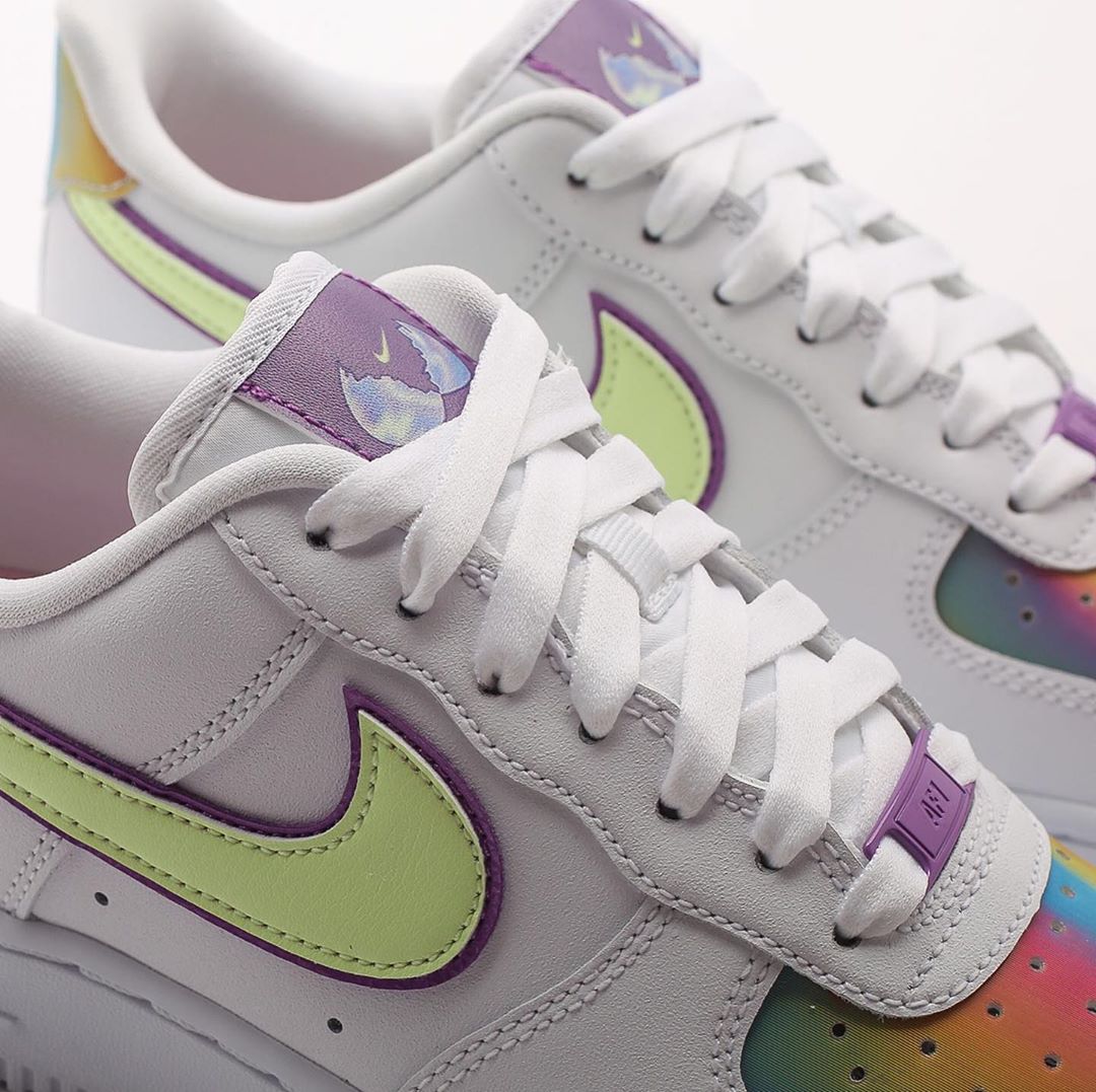 Магазин Streetball - WMNS Nike Air Force 1 Low Easter

Пасхальный кролик принёс девушкам подарки. Праздник был хоть и весной, но такая радужная расцветка будет актуальна и летом. Классическую белую ко...