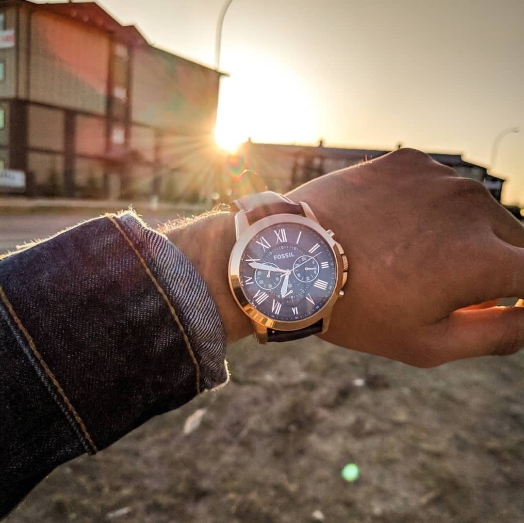 Watches2U - There's always time to stop and soak up the sunset🌅⁠
⁠
⌚Fossil Mens Grant Brown Leather Chronograph Watch FS5068⁠
📷@pavanluhar⁠
.⁠
.⁠
.⁠
.⁠
#fossilstyle #fossil #menswatch #watchshot #wris...