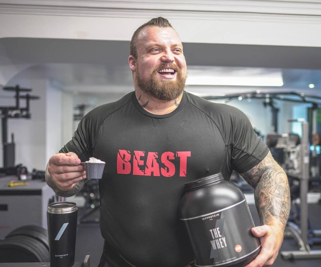 Myprotein Russia 🇷🇺 - Не ожидали?😉
Приветствуем нового участника команды #myprotein - "The Beast" @eddiehallwsm 💪
Эдди Холл - обладатель титула "Самый сильный человек мира" 2017, с 2016 по 2020 он уде...