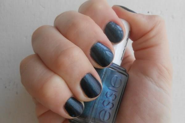 Essie №90 Dive Bar - глубины океана и морские жители