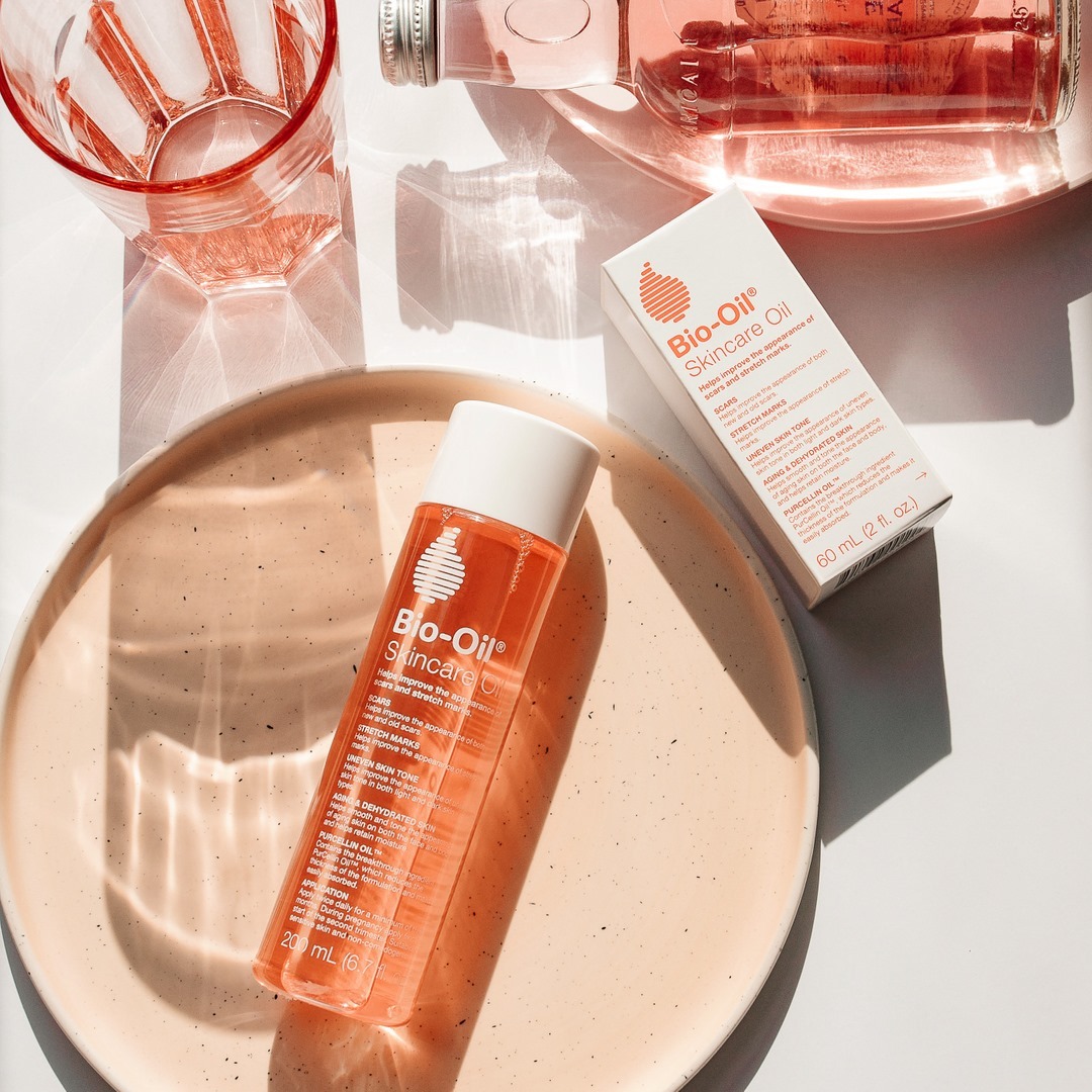 Bio-Oil - Glowing skin is a necessity 🌟 ⠀⠀⠀⠀⠀⠀⠀⠀⠀
⠀⠀⠀⠀⠀⠀⠀⠀⠀
Leave a “🧡” below if you always keep a bottle of Bio-Oil on hand in your home!