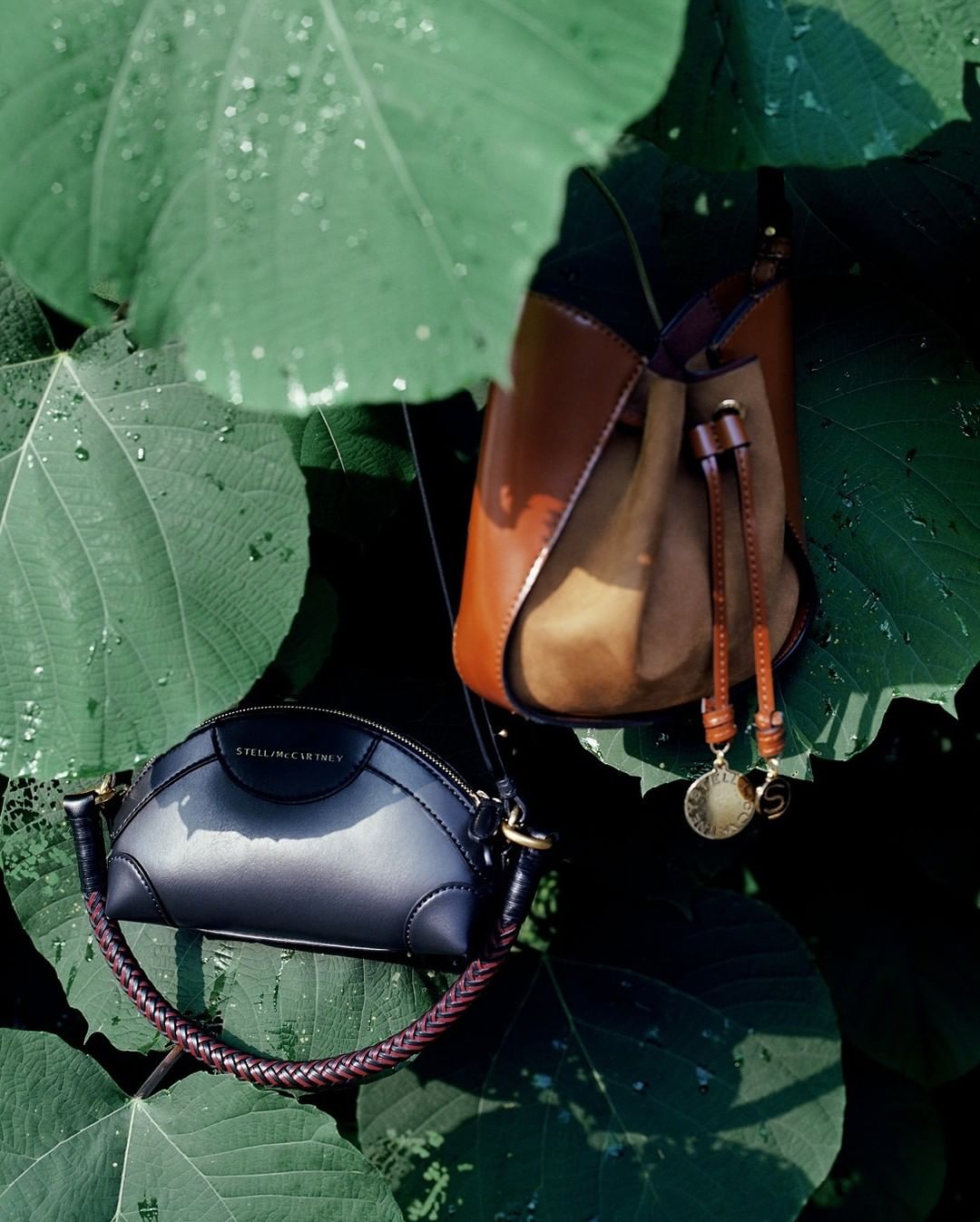 Stella McCartney - Sustainability meets the sublime. Our new season bags are inspired by classic sculpturalism contrasted with progressive femininity, made vegan and cruelty-free. ⁣
⁣
Discover #Stella...